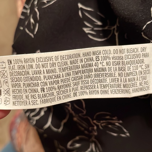 Forever 21 Black/White Romper - Picture 5 of 5